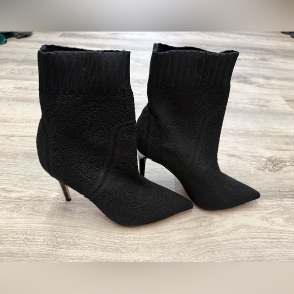 Elegant Black Stiletto Ankle Boots - Picture 4 of 6
